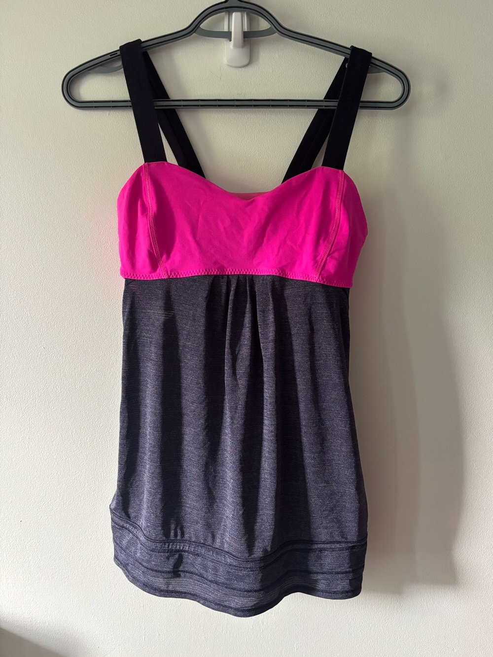 Lululemon Run: Back On Track Tank Black Swan / Raspberry Size 6